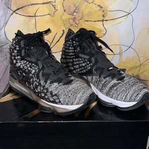 🔥🔥🔥LEBRON MEN SNEAKERS 🔥🔥